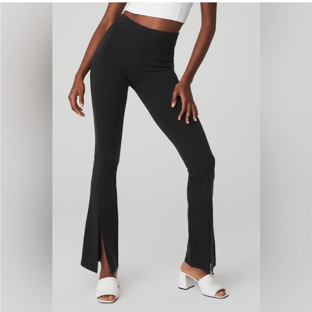 Alo Airbrush Flutter Legging Split Front - Picture 2 of 16